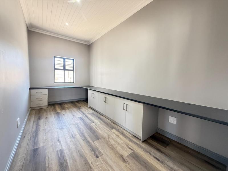 4 Bedroom Property for Sale in Tafelzicht Western Cape